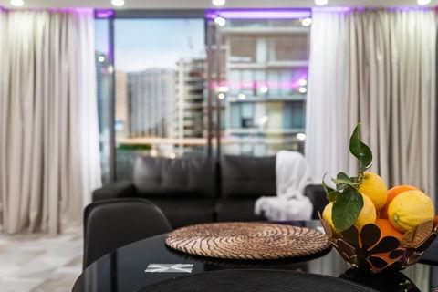 Central Luxury 3BR Apartment For Up To 8 Guests - Darwin Holiday 0