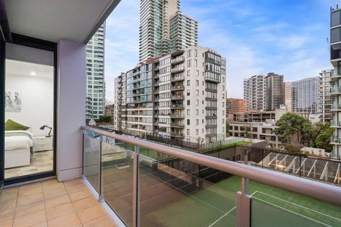 Central Luxury 3BR Apartment For Up To 8 Guests - Darwin Holiday 1