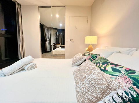 CBD Central 3-Bedroom 2 Baths 5 BEDS Pool Sauna Gym Carpark City Sky View - Darwin Holiday 2