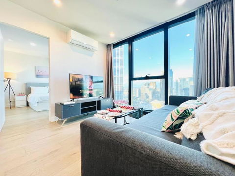 CBD Central 3-Bedroom 2 Baths 5 BEDS Pool Sauna Gym Carpark City Sky View - Darwin Holiday 1