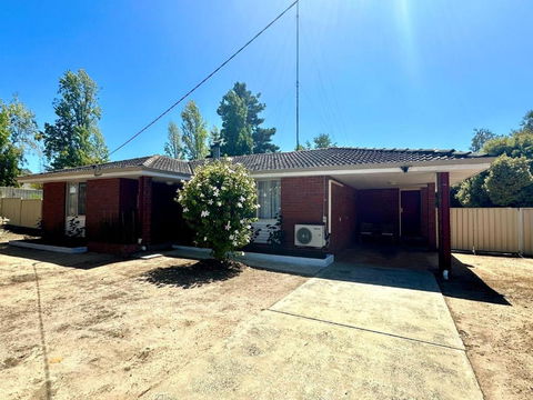 Central Nannup Holiday Home - Darwin Holiday 0