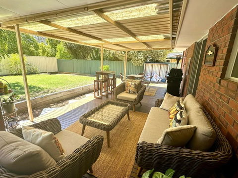 Central Nannup Holiday Home - Darwin Holiday 1