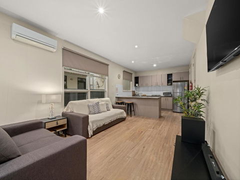 Central Shepparton Apartments - Darwin Holiday 4