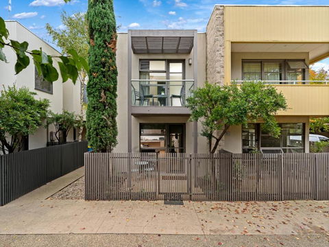 Central Shepparton Apartments - Darwin Holiday 3
