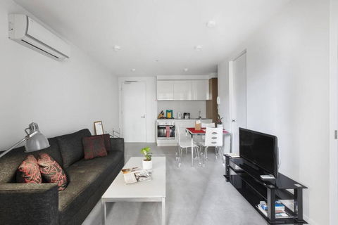Central Sleek City Living Close To Everything - Darwin Holiday 3
