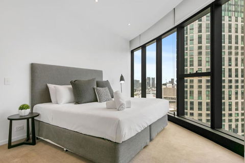 Central Southbank Apt W Stunning City Views & Pool - Darwin Holiday 1