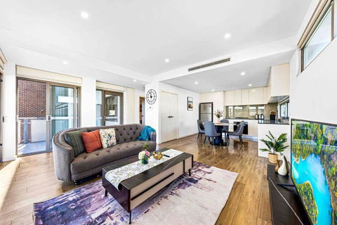 Centre Of Newtown 1 BED APT - Darwin Holiday 0