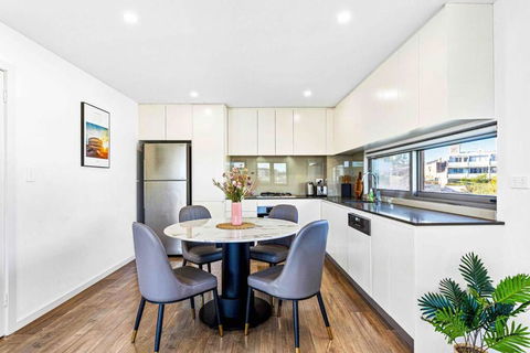 Centre Of Newtown 1 BED APT - Darwin Holiday 4