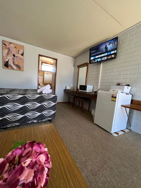Century Motor Inn, Finley - Darwin Holiday 0