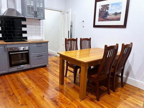 Character 1880s Renovated Cottage - Quiet Location - Darwin Holiday 4
