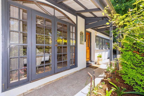 Charming 1-Bed Cottage With Private Garden - Darwin Holiday 4