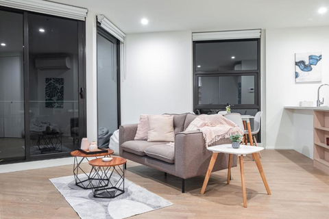 Charming 1br Maribyrnongwifiparkingbalcony - Darwin Holiday 0