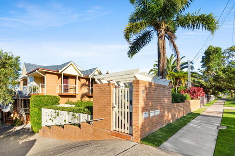Charming 2-Bed Townhouse 5-Min From Beach - Darwin Holiday 3