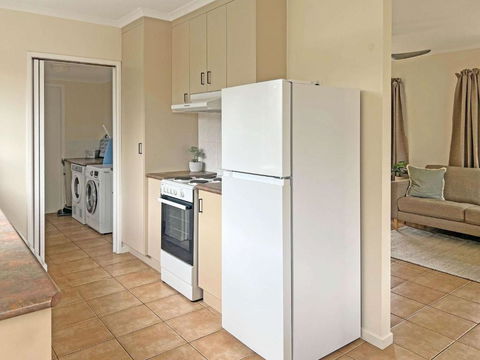 Charming 3-Bedroom 2-Bathroom Townhouse - Darwin Holiday 3