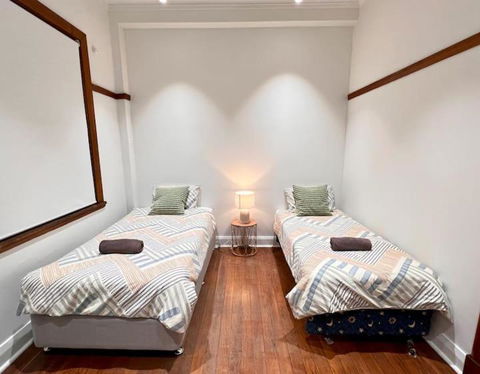 Charming Central Unit In Authentic Building - Darwin Holiday 1