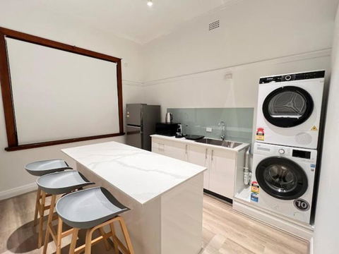 Charming Central Unit In Authentic Building - Darwin Holiday 3