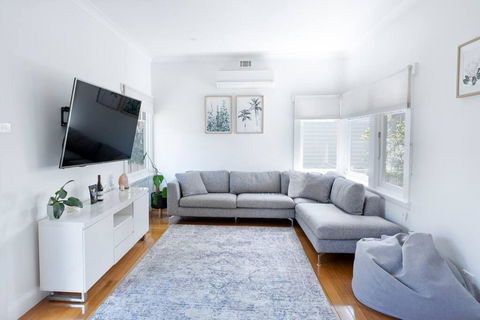 Charming Family-Friendly Home - Darwin Holiday 0