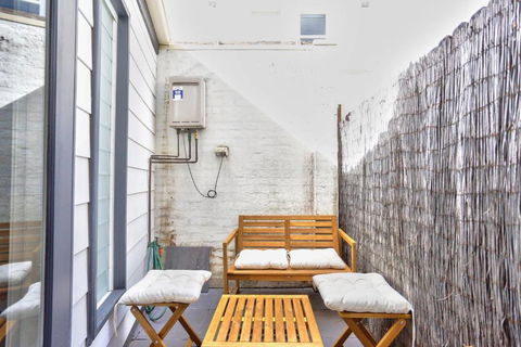 Charming 2 Bedroom House Surry Hills - Darwin Holiday 2