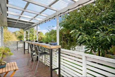 Charming House; Walk To Beach & Shops - Darwin Holiday 3