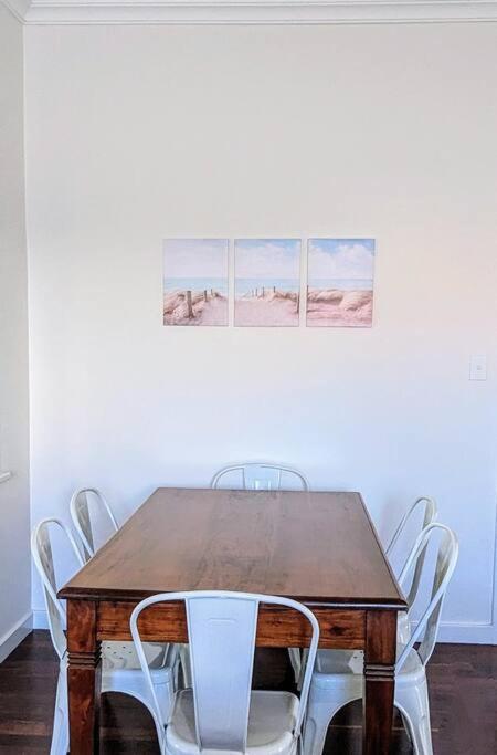 Charming Large Home: Modern Comfort And Convenience - Darwin Holiday 2
