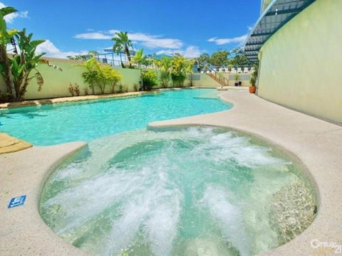 Casablanca Penthouse Loft - Landmark 518 - Darwin Holiday 1