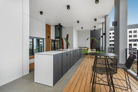 Central Canberra 2-Bed With Gym & BBQ Area - Darwin Holiday 1