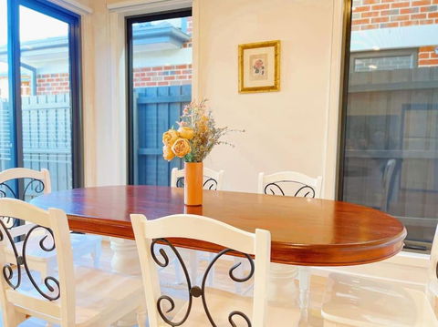 Casey Green Townhouse By GoodLive - Darwin Holiday 1