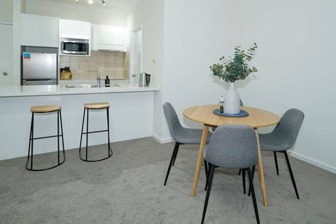 Classic East Perth - Close To Optus Stadium - Darwin Holiday 2