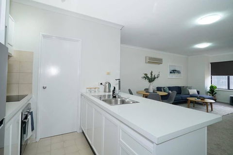 Classic East Perth - Close To Optus Stadium - Darwin Holiday 3