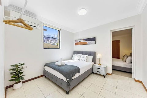Cheerful Three Bedroom House Close To City - Darwin Holiday 3