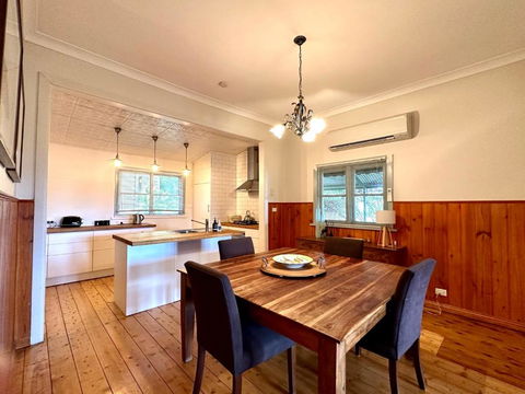 Cherry Blossom Cottage - Beechworth-Getaways - Darwin Holiday 2