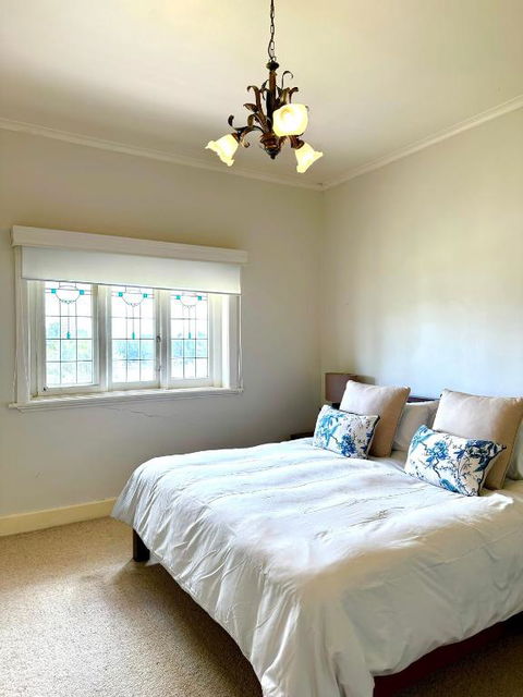 Cherry Blossom Cottage - Beechworth-Getaways - Darwin Holiday 4
