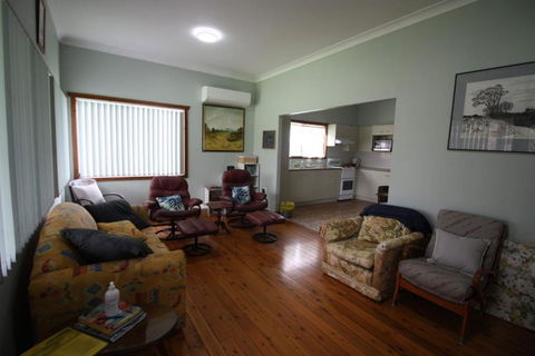 Cherry Street Cottage - Darwin Holiday 3