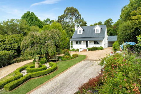 Cherry Tree Cottage, Burrawang, Southern Highlands - Darwin Holiday 1
