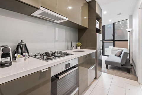 Chic 1-Bed Apartment In Heart Of Southbank - Darwin Holiday 2