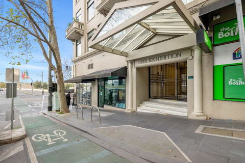 Chic 1-Bed Apartment In The Heart Of Melbourne - Darwin Holiday 4