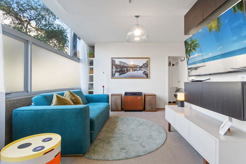 Chic 1-Bed Apartment In The Heart Of Newtown - Darwin Holiday 0