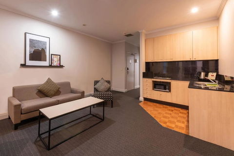 Chic 1-bedroom Apartment In Melbourne CBD - Darwin Holiday 1