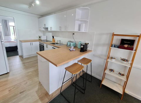 Chic 2 Bed Apartment On Scarborough Beach - Darwin Holiday 2