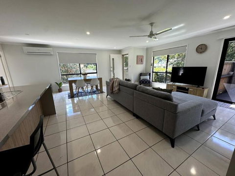 Chic 3-Bedroom Duplex, Air-con, Pet Friendly - Darwin Holiday 1