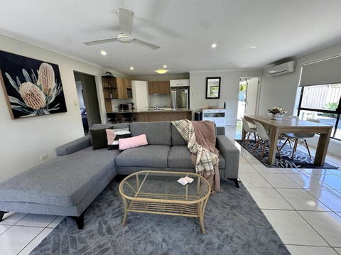 Chic 3-Bedroom Duplex, Air-con, Pet Friendly - Darwin Holiday 3