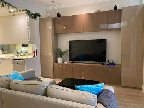 Chic Apartment Near Sydney Harbour - Darwin Holiday 1