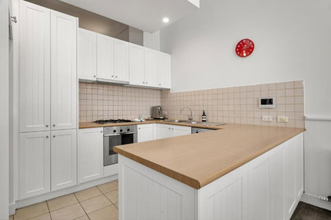 Classic 1-Bed City Stay Near Eateries And Laneways - Darwin Holiday 2