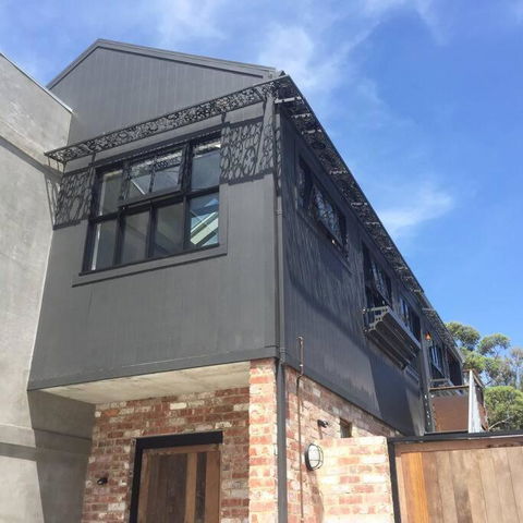 Chic Loft Style Apartment - Darwin Holiday 3