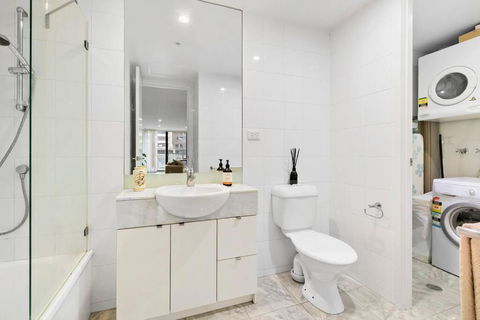 Chic Sthbank 3BR - Pool & Tennis - Darwin Holiday 2