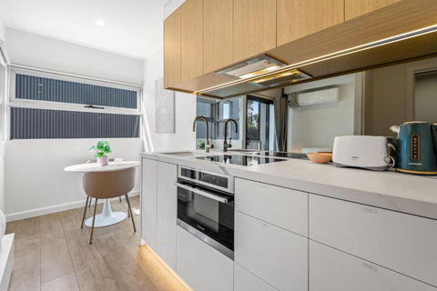 Chic Studio Apartment In The Heart Of South Yarra - Darwin Holiday 0