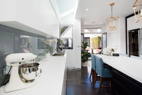 Chic Urban Designer Terrace - Darwin Holiday 4