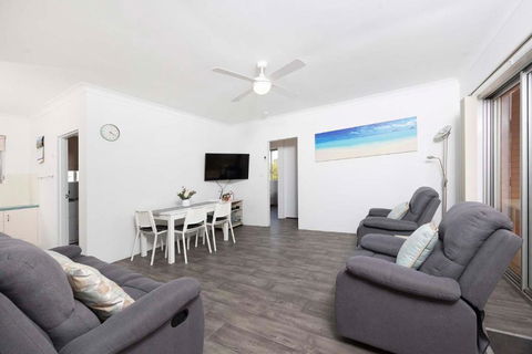 Christie Court 2 - Darwin Holiday 0