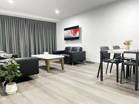 Circle On Cavil Holidays Gold Coast - Darwin Holiday 3