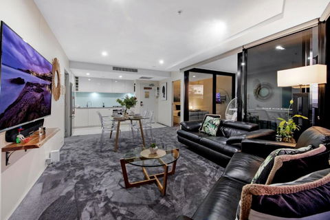 Circle On Cavill Surfers Paradise- 2 Bedroom Sky Home - Darwin Holiday 4